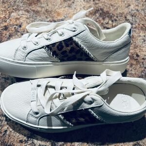 UGG Brand size 6 Dinale Exotic Sneakers (White) .. styles; lace up front